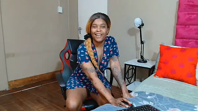 Lavendaxx online show from July 28, 3:43 pm