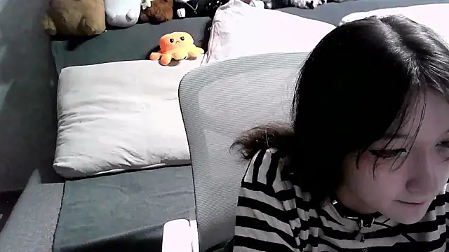 Snapshot of Lilfain_baby chatting on July 28, 12:48 pm Lilfain baby online show from July 28, 12:48 pm