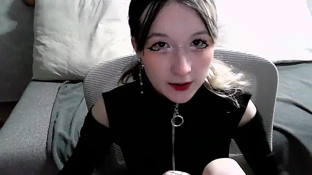 Snapshot of Lilfain_baby chatting on August 1, 12:04 pm Lilfain baby online show from August 1, 12:04 pm