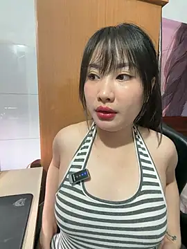Snapshot of QuynhAnh99 chatting on June 11, 3:26 am QuynhAnh99 online show from June 11, 3:26 am