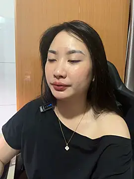 Snapshot of QuynhAnh99 chatting on June 13, 3:32 pm QuynhAnh99 online show from June 13, 3:32 pm