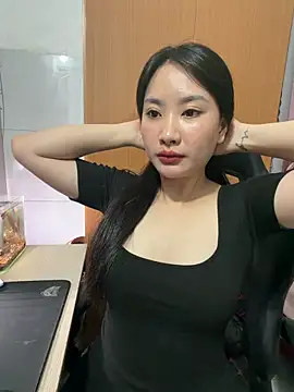 Snapshot of QuynhAnh99 chatting on June 16, 2:52 pm QuynhAnh99 online show from June 16, 2:52 pm