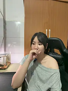 Snapshot of QuynhAnh99 chatting on June 18, 3:07 am QuynhAnh99 online show from June 18, 3:07 am