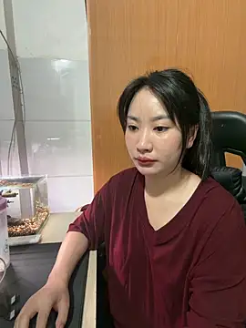 Snapshot of QuynhAnh99 chatting on June 19, 2:49 am QuynhAnh99 online show from June 19, 2:49 am