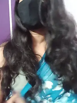 Snapshot of Clara-Lilly chatting on July 2, 5:46 am Clara-Lilly online show from July 2, 5:46 am