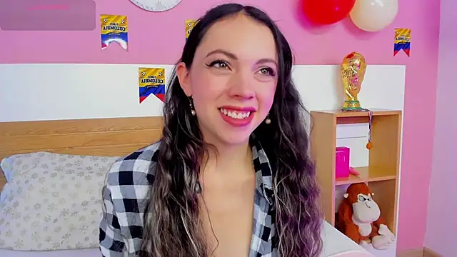 AshleyBenoitt online show from June 24, 1:32 pm