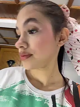 Lilyangell  online show from June 17, 11:34 am