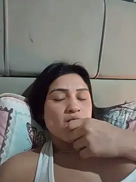 Snapshot of Milabri chatting on June 14, 4:14 am Milabri online show from June 14, 4:14 am