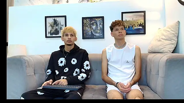 Snapshot of Hot_skinny_guys chatting on June 11, 7:23 pm Hot skinny guys online show from June 11, 7:23 pm