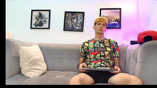 Snapshot of Hot_skinny_guys chatting on June 17, 7:59 pm Hot skinny guys online show from June 17, 7:59 pm