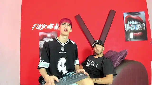 Snapshot of Funny_dirty_boys1 chatting on June 10, 7:35 pm Funny dirty boys1 online show from June 10, 7:35 pm