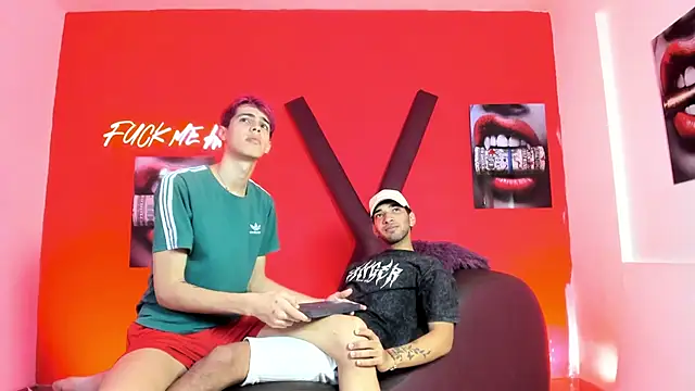 Snapshot of Funny_dirty_boys1 chatting on June 11, 7:34 pm Funny dirty boys1 online show from June 11, 7:34 pm