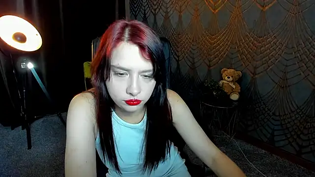 Livia Shy online show from June 16, 5:32 am