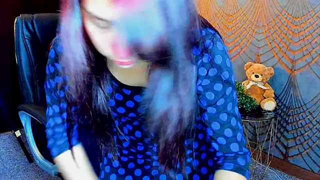 Snapshot of Livia_Shy chatting on June 26, 5:34 am Livia Shy online show from June 26, 5:34 am