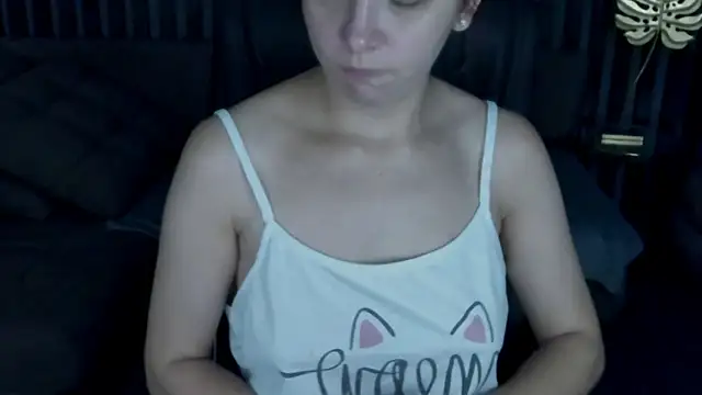 Snapshot of Livia_Shy chatting on July 14, 6:02 pm Livia Shy online show from July 14, 6:02 pm