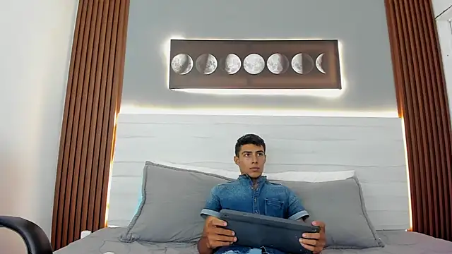 Snapshot of Bruno_fox chatting on July 1, 7:24 pm Bruno fox online show from July 1, 7:24 pm