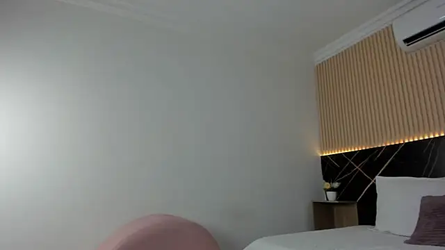 Snapshot of Bruno_fox chatting on July 6, 8:11 pm Bruno fox online show from July 6, 8:11 pm