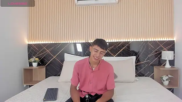 Snapshot of Bruno_fox chatting on July 10, 7:16 pm Bruno fox online show from July 10, 7:16 pm