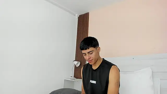 Snapshot of Bruno_fox chatting on July 25, 8:39 pm Bruno fox online show from July 25, 8:39 pm