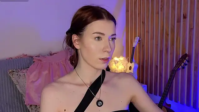Snapshot of AlisaRussel chatting on June 22, 4:59 pm AlisaRussel online show from June 22, 4:59 pm