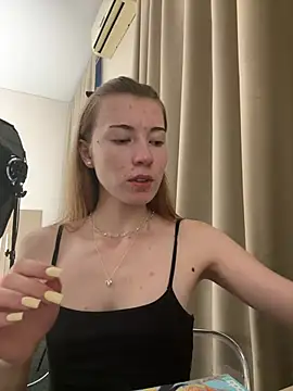 Snapshot of AlisaRussel chatting on August 3, 4:55 pm AlisaRussel online show from August 3, 4:55 pm