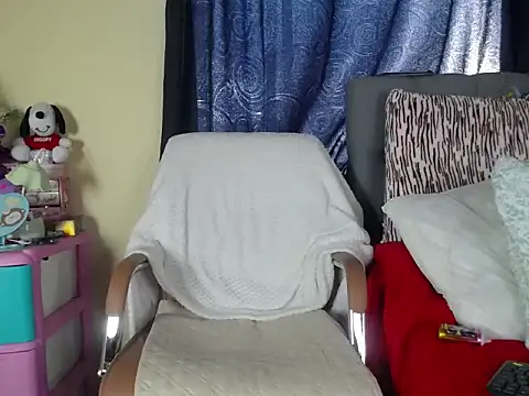 Snapshot of ivi_queen chatting on June 29, 10:32 pm ivi queen online show from June 29, 10:32 pm