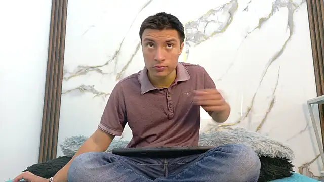 Enzo 03 online show from June 17, 7:26 pm