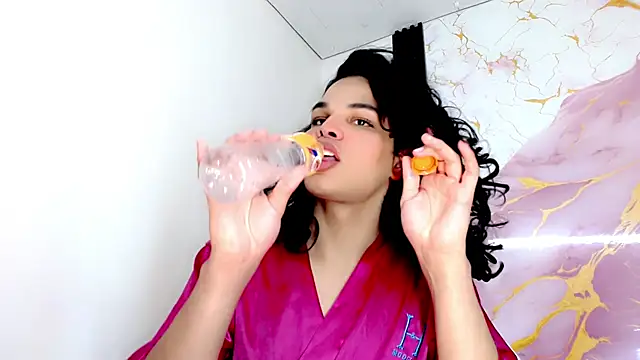 Snapshot of zoe_amatista chatting on July 18, 4:49 am zoe amatista online show from July 18, 4:49 am