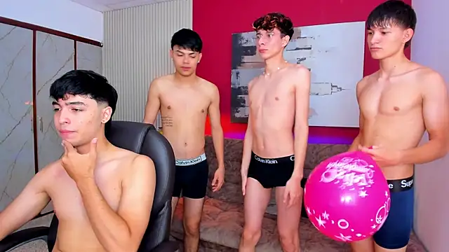 Snapshot of Hot_GuysW chatting on July 2, 8:15 pm Hot GuysW online show from July 2, 8:15 pm