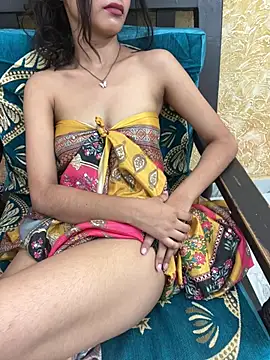 Snapshot of Hottness_Vamika chatting on July 28, 11:17 am Hottness Vamika online show from July 28, 11:17 am