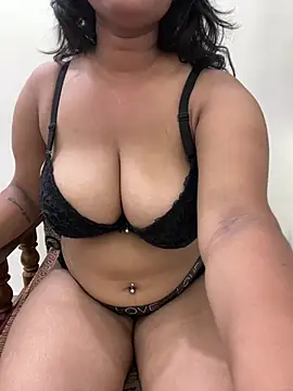 Snapshot of Nottyy_Bella_ chatting on June 30, 4:57 am Nottyy Bella online show from June 30, 4:57 am