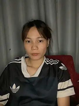 Snapshot of Vyy2000 chatting on June 25, 2:32 pm Vyy2000 online show from June 25, 2:32 pm