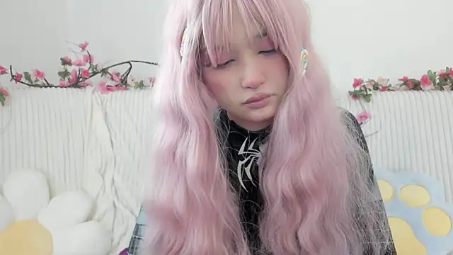 Snapshot of mimi_cutee chatting on July 23, 3:37 am mimi cutee online show from July 23, 3:37 am