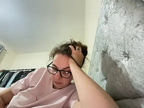 Cindysweetceex online show from July 24, 9:24 pm