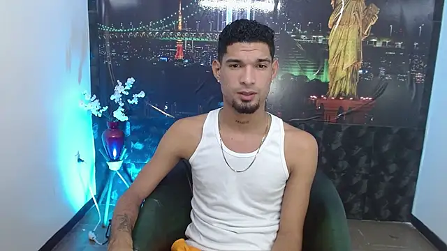 Snapshot of Carlos_eclipse chatting on July 7, 7:51 pm Carlos eclipse online show from July 7, 7:51 pm