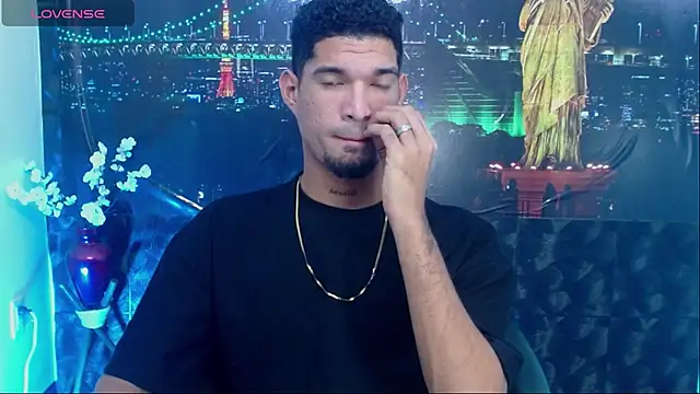 Snapshot of Carlos_eclipse chatting on July 13, 7:27 pm Carlos eclipse online show from July 13, 7:27 pm
