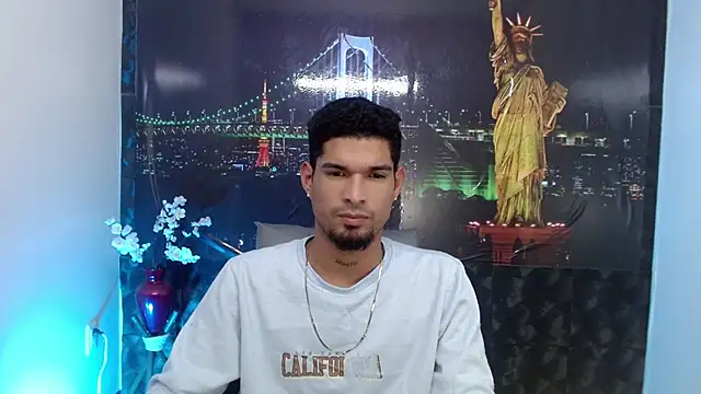 Snapshot of Carlos_eclipse chatting on July 24, 7:56 pm Carlos eclipse online show from July 24, 7:56 pm