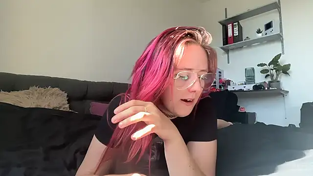 LeaLoveXXX online show from June 22, 7:27 am
