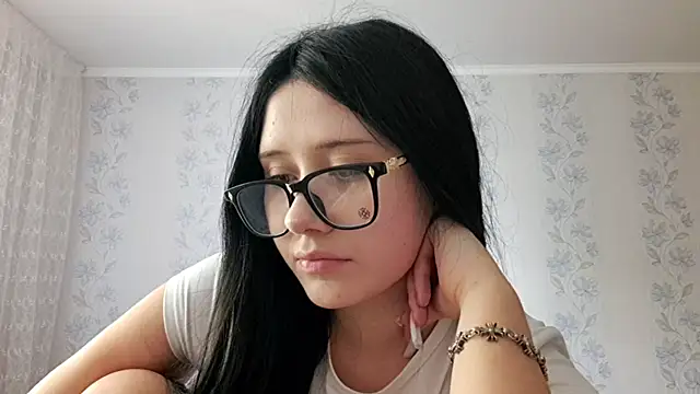 altcutie online show from June 18, 9:14 am