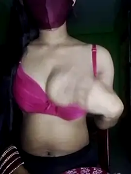 Snapshot of Ishaniya chatting on June 20, 7:38 pm Ishaniya online show from June 20, 7:38 pm