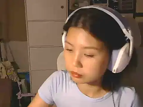 Snapshot of urgrl_portia chatting on June 11, 11:19 am urgrl portia online show from June 11, 11:19 am