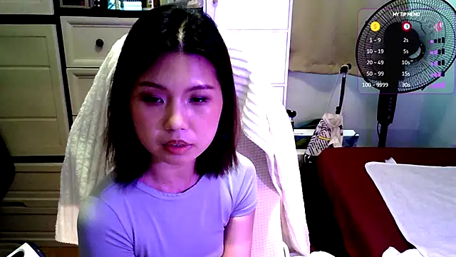 Snapshot of urgrl_portia chatting on July 21, 9:22 am urgrl portia online show from July 21, 9:22 am