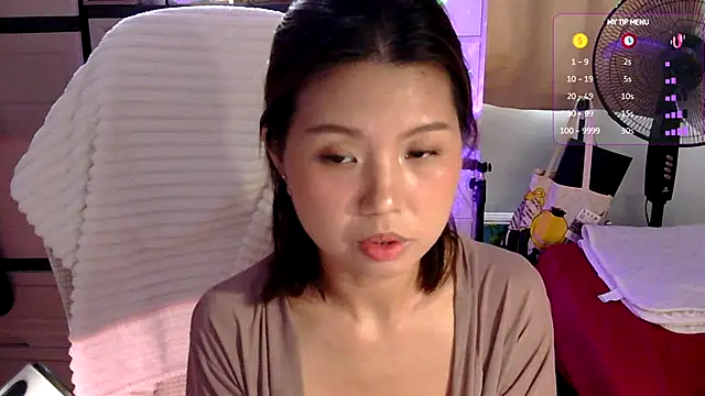 Snapshot of urgrl_portia chatting on July 29, 9:18 am urgrl portia online show from July 29, 9:18 am