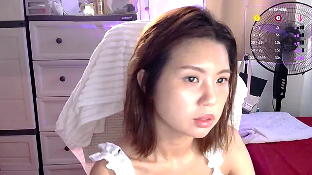 Snapshot of urgrl_portia chatting on July 30, 9:52 am urgrl portia online show from July 30, 9:52 am