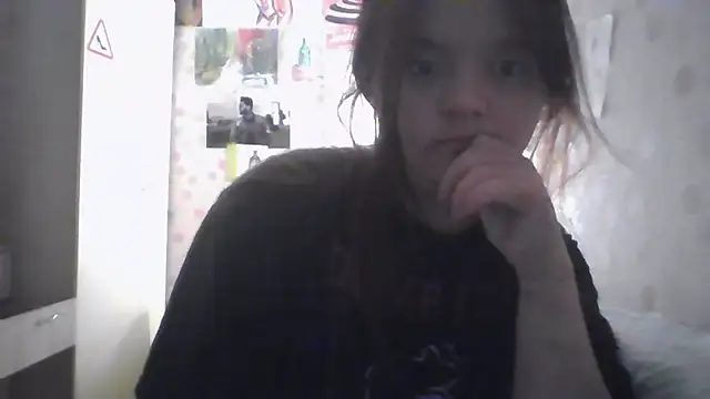 Snapshot of ZeldaSayre_ chatting on June 18, 8:13 pm ZeldaSayre online show from June 18, 8:13 pm