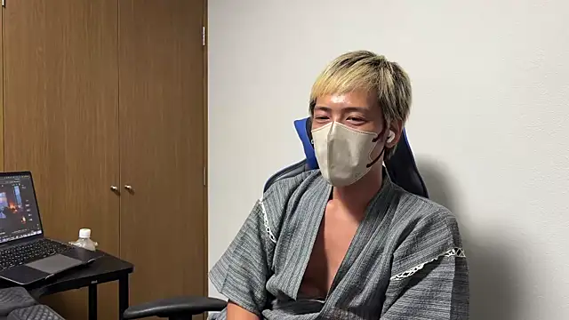 Snapshot of shu_iori chatting on July 30, 2:27 pm shu iori online show from July 30, 2:27 pm