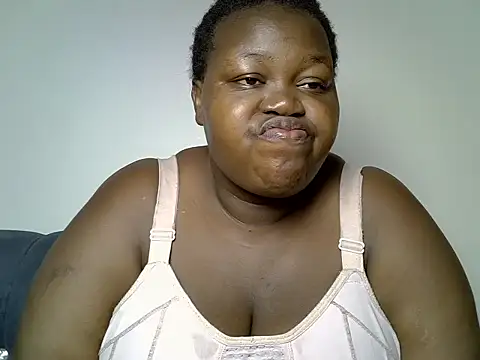 Snapshot of Tashazbabe chatting on June 22, 5:59 am Tashazbabe online show from June 22, 5:59 am