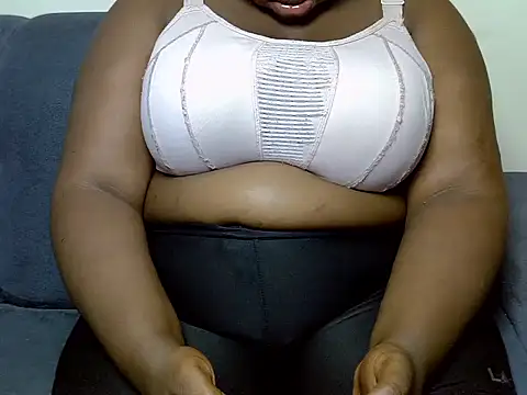 Snapshot of Tashazbabe chatting on July 9, 2:54 pm Tashazbabe online show from July 9, 2:54 pm