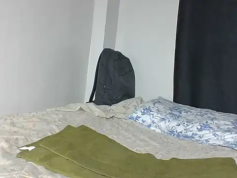 Snapshot of Cherr_yy chatting on June 18, 11:53 pm Cherr yy online show from June 18, 11:53 pm