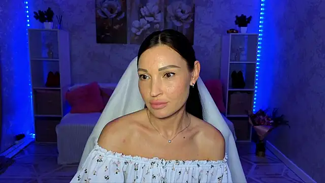 NikoleMills online show from June 21, 6:05 am
